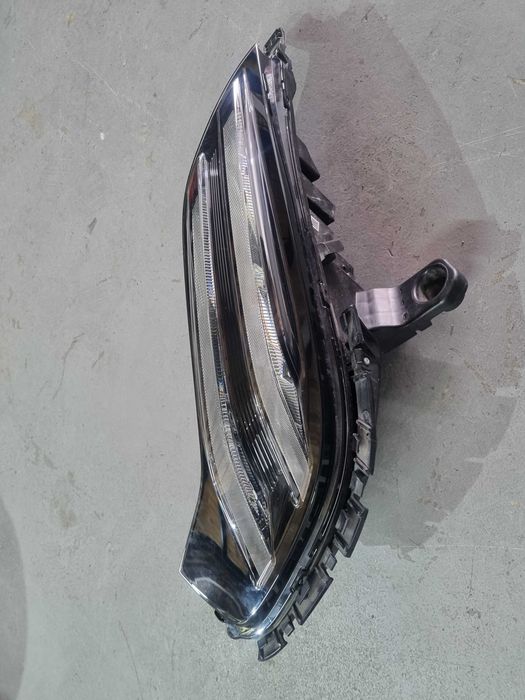 Фара передняя ходовые огонь левая ZEEKR 001