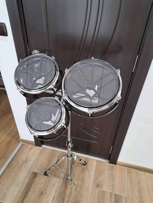 Рототоми перкусия, във триъгълен вариант + палки.Ново