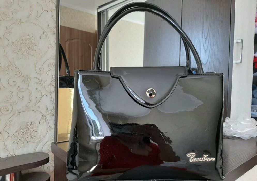 Продам женский сумку фирменный