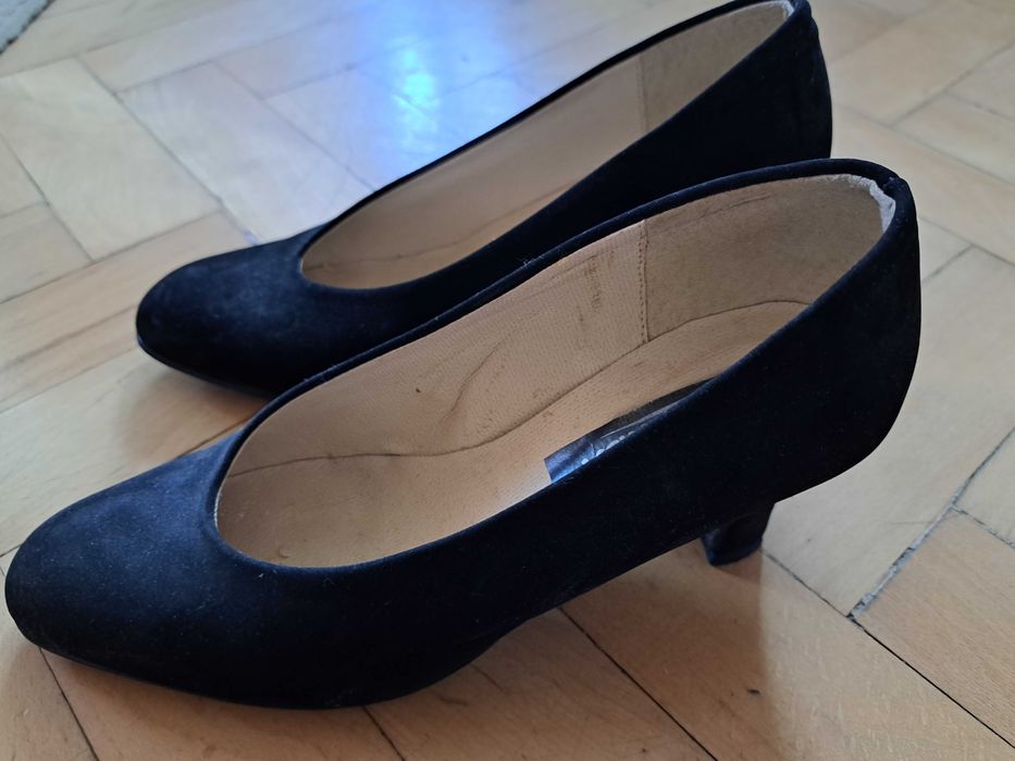 Дамски обувки нови на ток и платформа ,размер 37 и 38