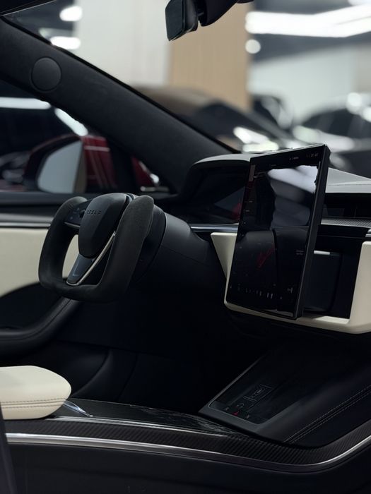 Tesla Model S Plaid