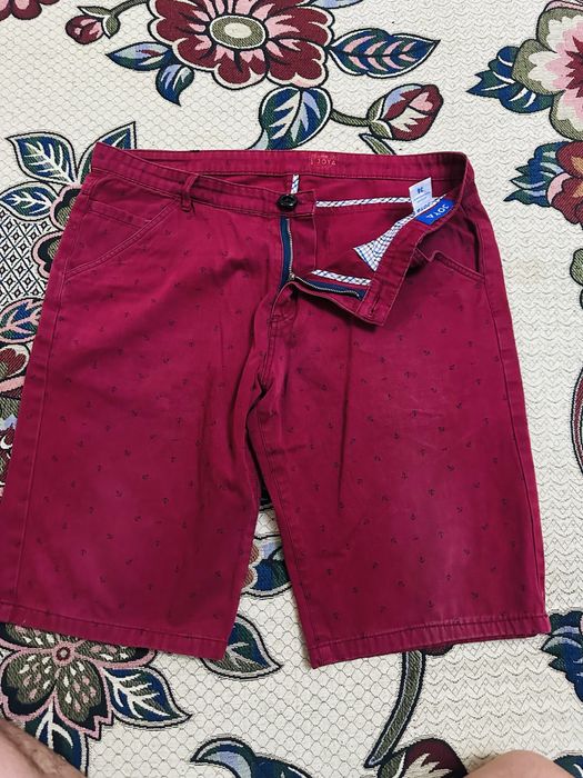 5ta brend shortiklar.Donasi 150 mingdan hammasiga kelishamiz