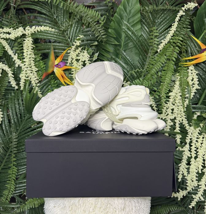 Balmain Unicorn Triple White