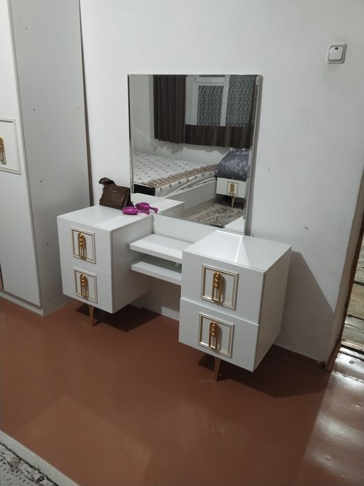 Спальныи гарнитур в комплекте