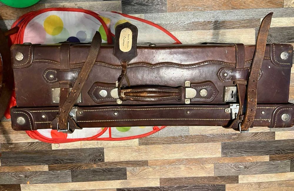 Винтажный чемодан.