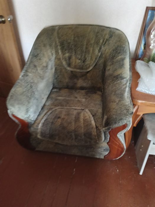 Продам 2 кресла 10000 тенге
