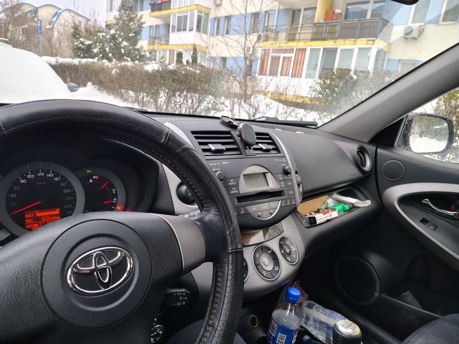 Vând Toyota RAV4 4 d-cat