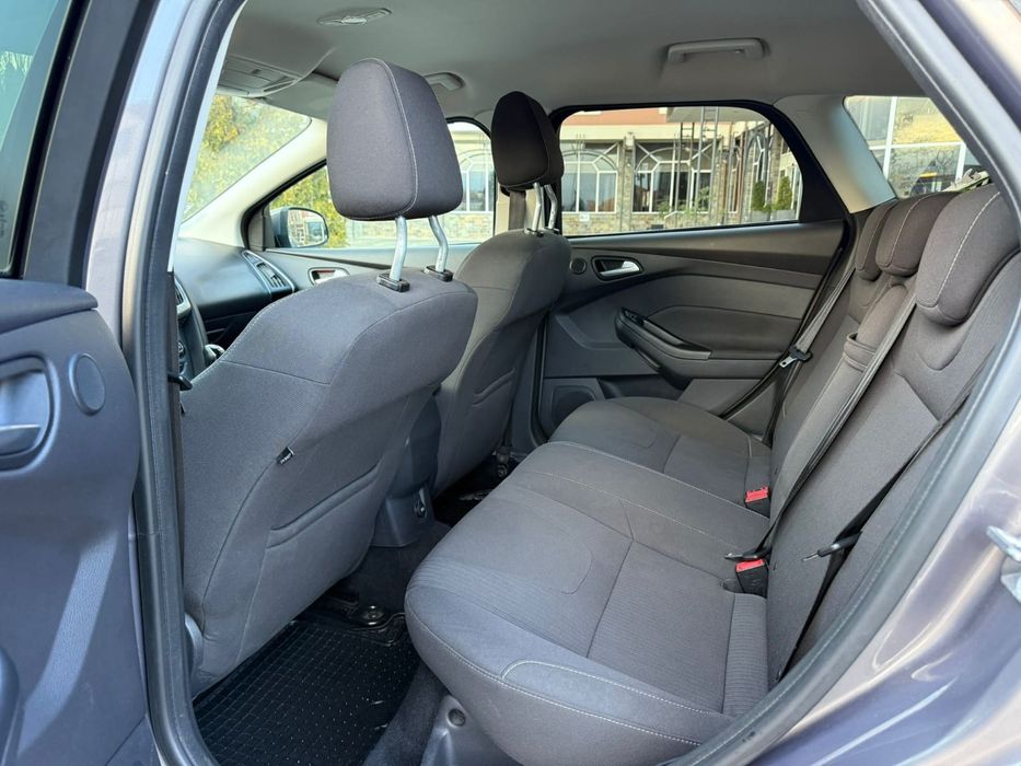 Vând Ford Focus Mk3