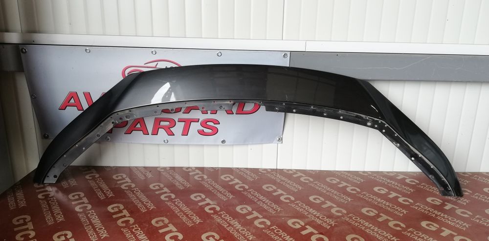 Горна лайстна над радиаторната решетка Mazda 3 (2019-2023)