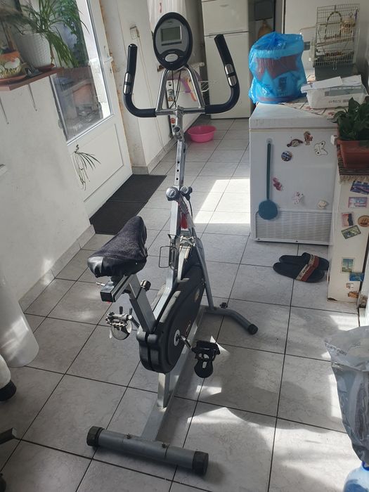 Bicicleta fitness.