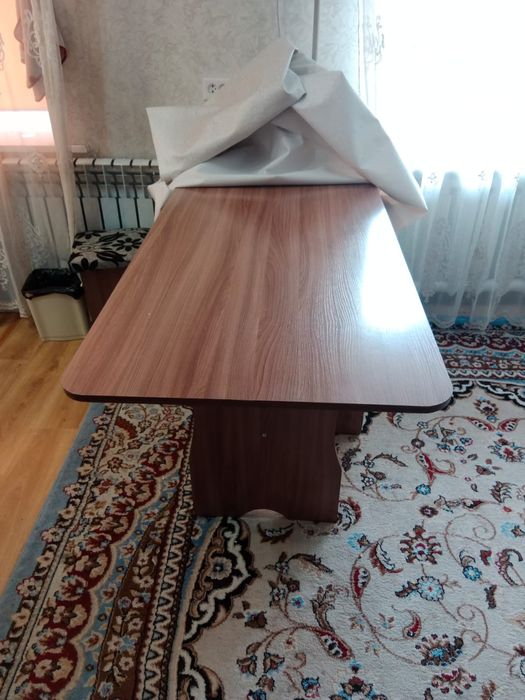 Срочно продам стол