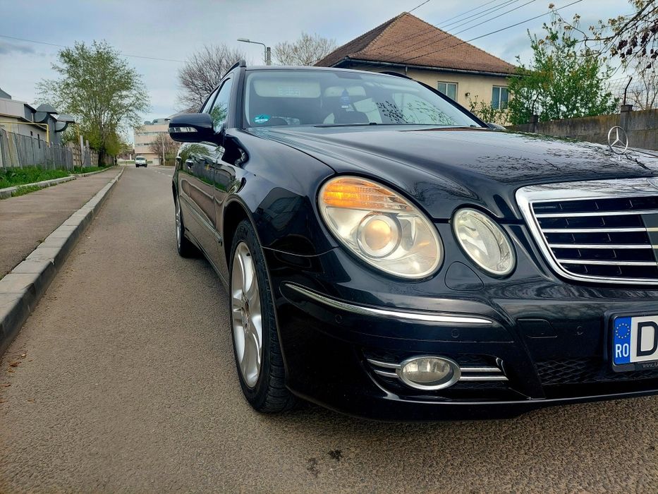 Vând Mercedes E320 impecabil