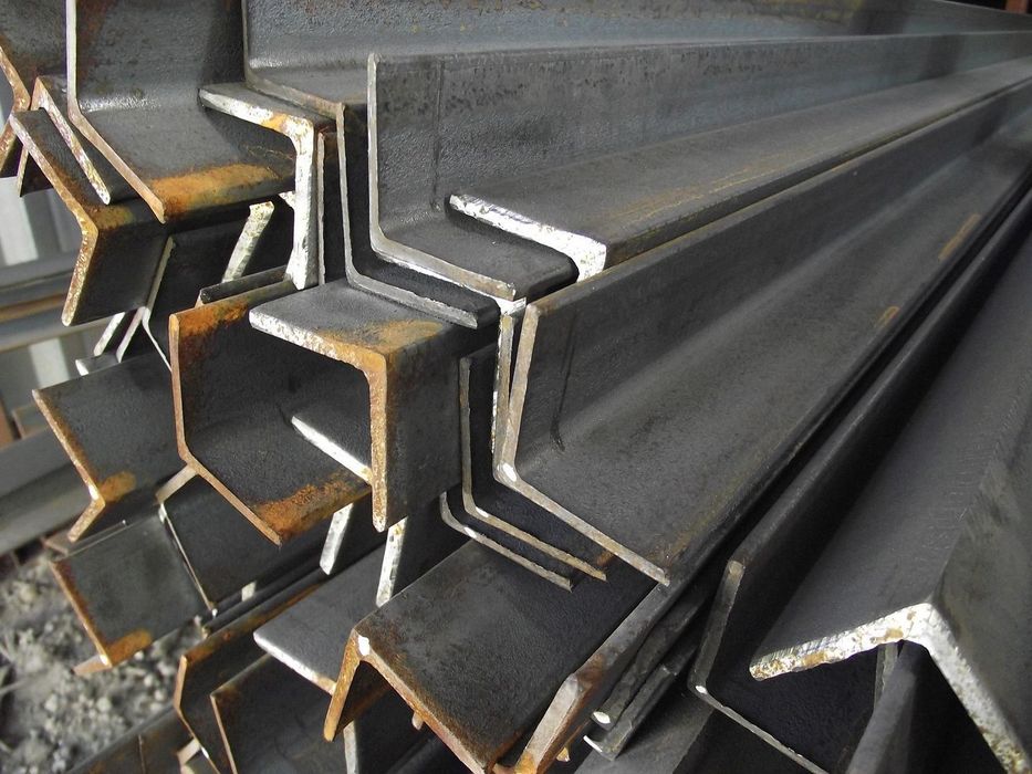 Продам трубы, уголок, прут,швелер