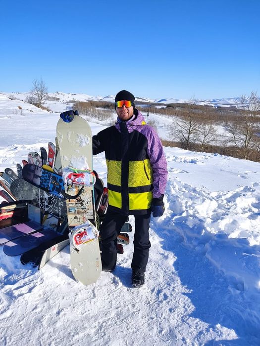 Сноуборд и ботинки Atom