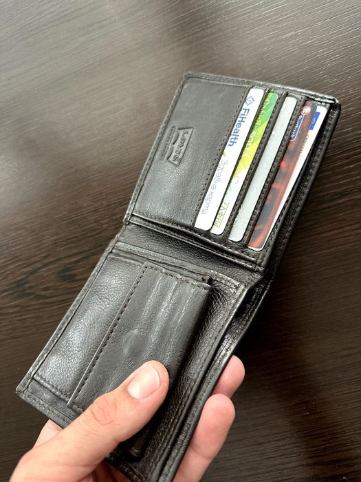 Мъжки кожен портфейл Levi's