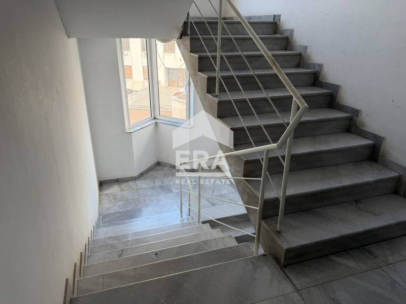 УНИКАЛЕН ИМОТ! Тристаен апартамент с гараж на ТОП локация