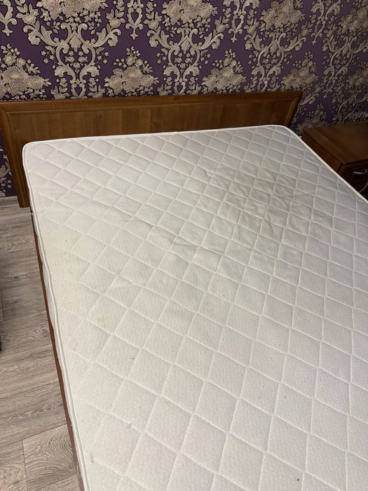 Продаю спальный гарнитур