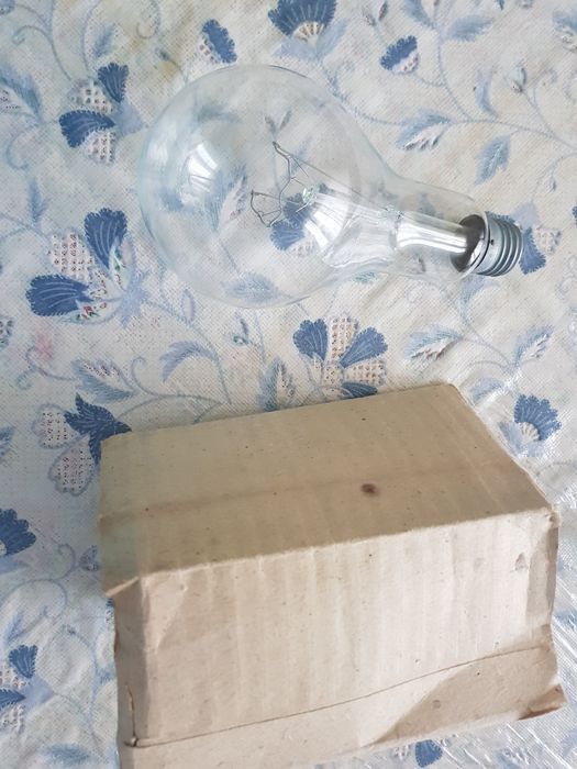 Лампу накаливания продаю