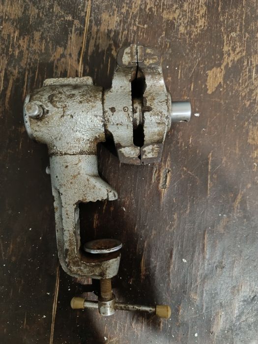 Продам тиски продам