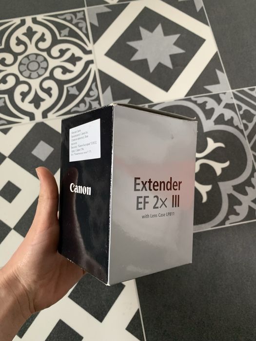 Телеконвертор Canon EF EXTENDER 2X III - с кутия и калъф - почти нов!