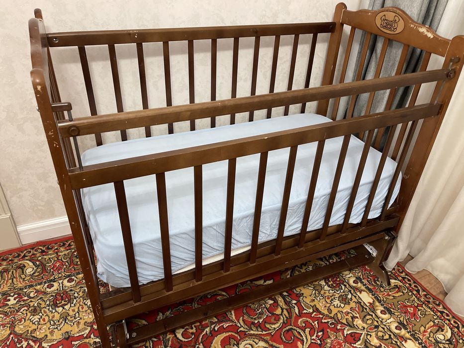 Детская кроватка