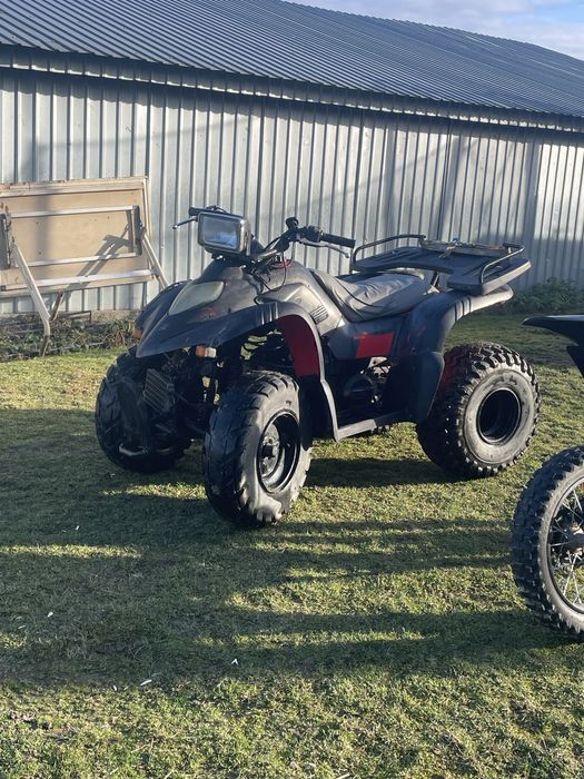 Vand un atv de 200