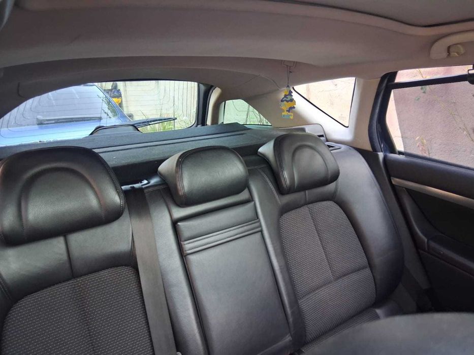Vând PEUGEOT 407 sw 2010