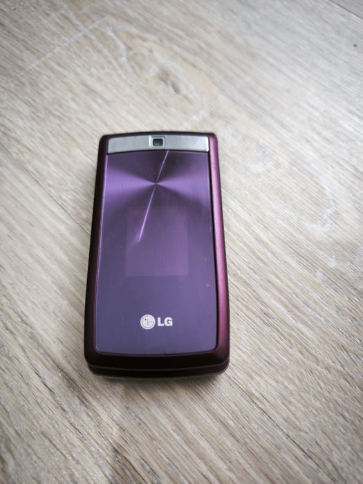 LG KF300 мобильный телефон