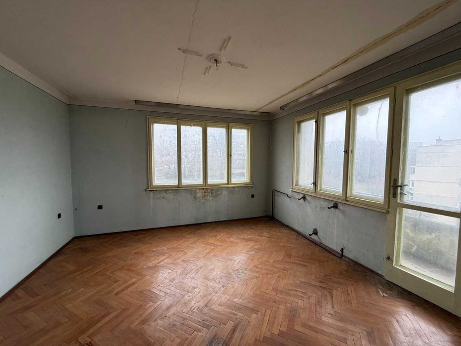 Многостаен апартамент в центъра на Разград