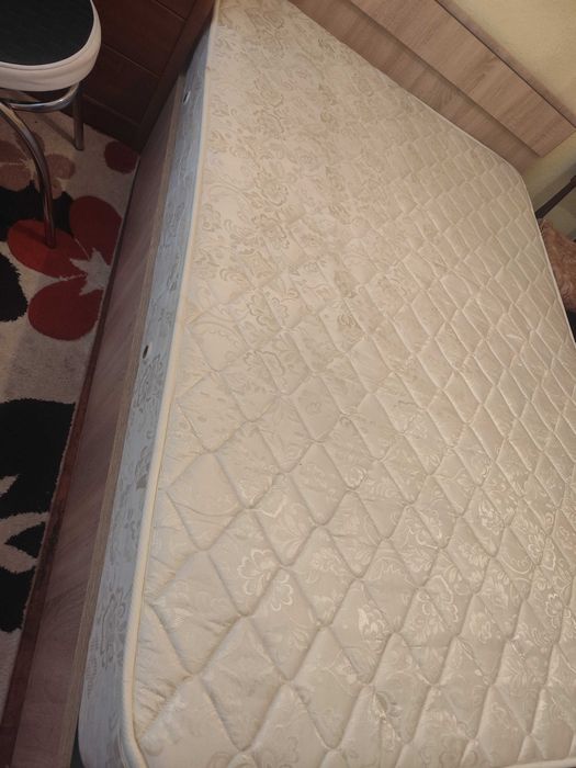 Pat plus saltea 140 latime pe 200 lungime