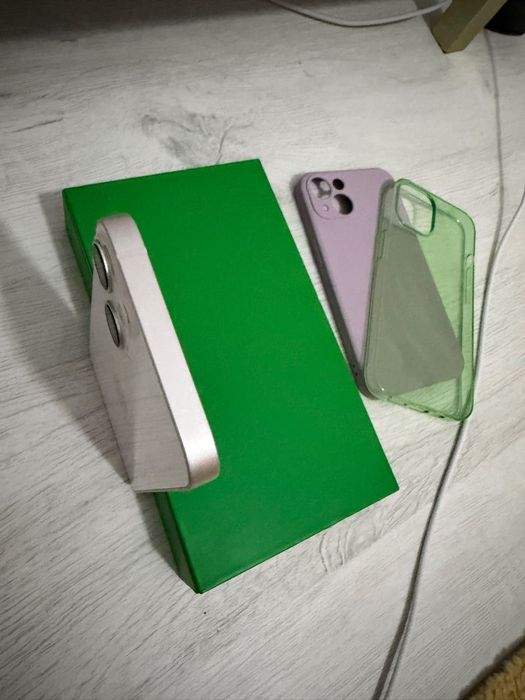 Vând iPhone 13 stare buna