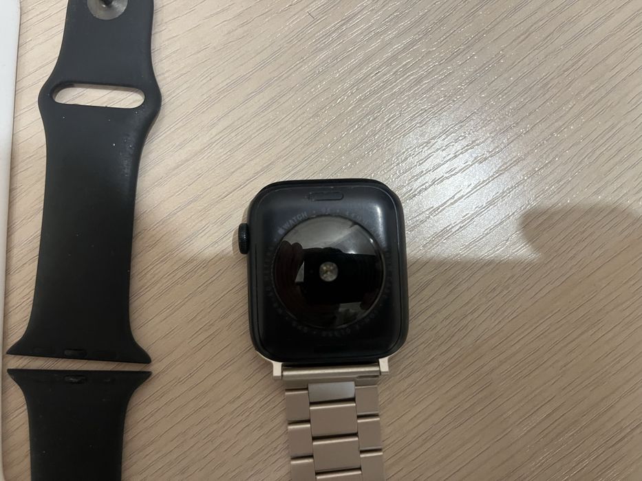 Apple Watch Se2 продам срочно