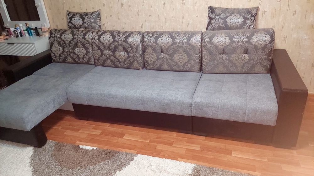 Продам диван, большой
