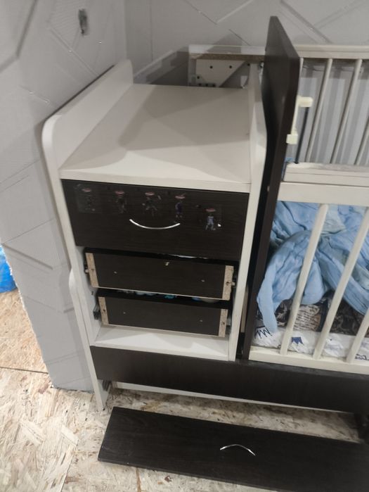 Детская кроватка