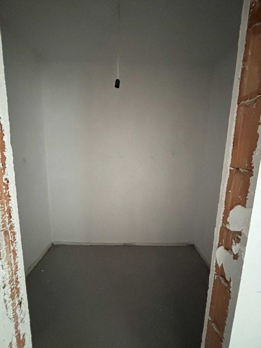 Продава се Четиристаен апартамент в Пловдив, Остромила - 180 кв.м за 666 €/кв.м - Снимка #11