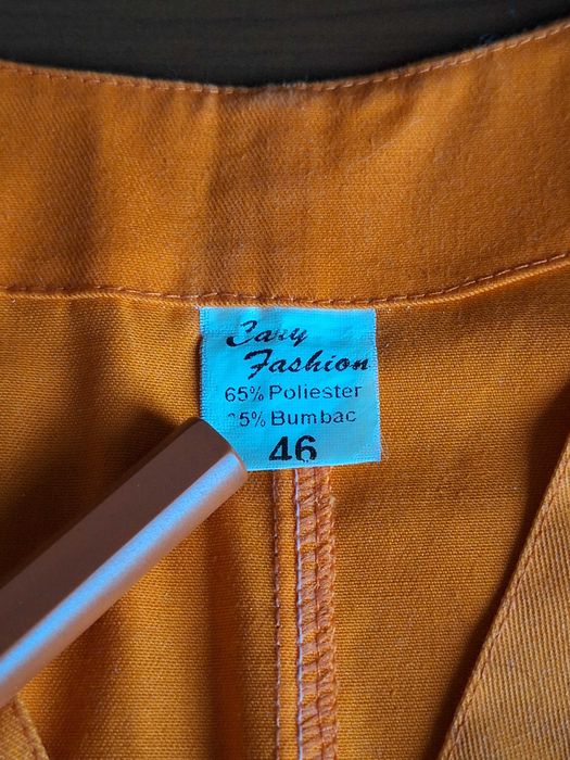 Uniforma medicala portocalie (scrubs)