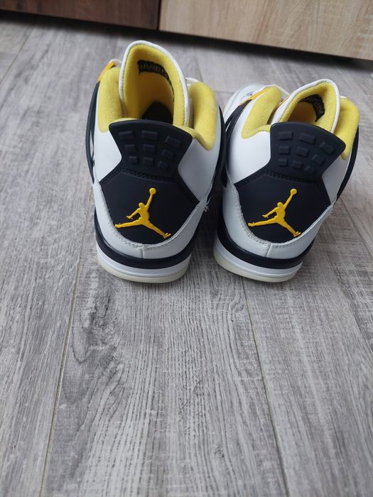 Jordan 4 retro sulfur