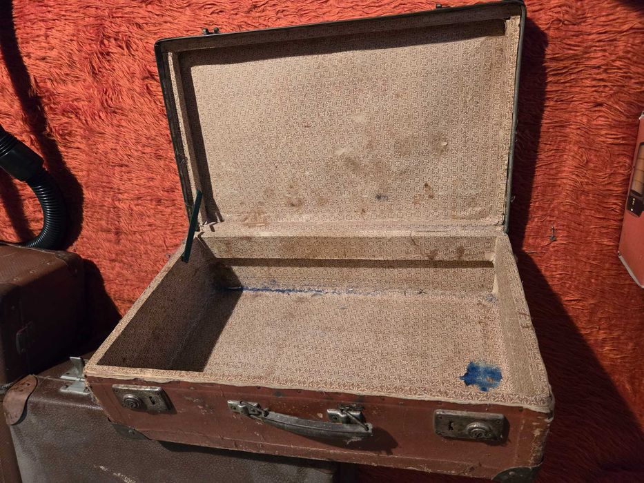 Ретро куфари в много добро състояние