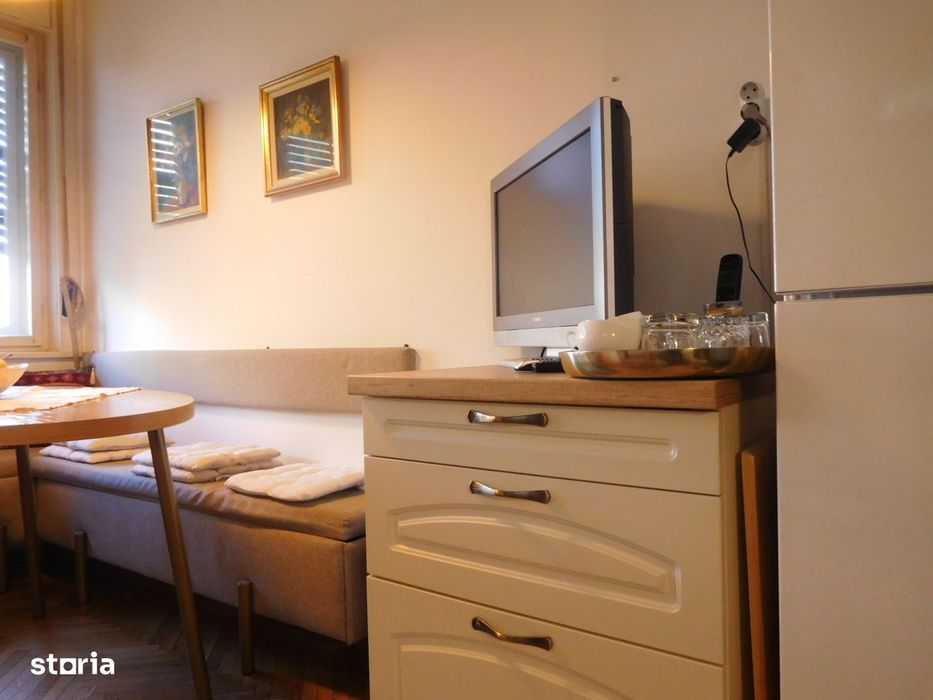 Apartament 6 camere, garaj și grădină în Centru