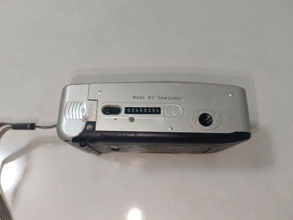 Срочно продам оригинал Samsung фотоаппарат