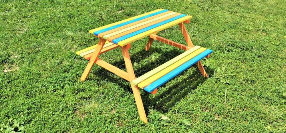 Masa copii cu banci, Lemn 100 x 100 x 65 cm, natural sau multicolor