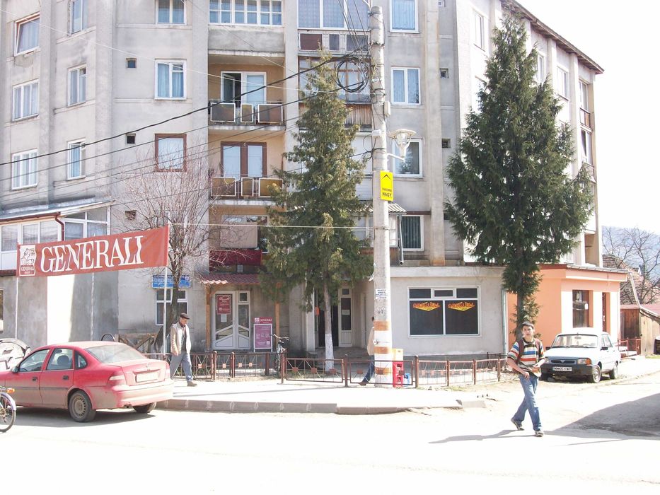 INCHIRIEZ SPATIU COMERCIAL Vis-a-vis de spital Viseu de Sus