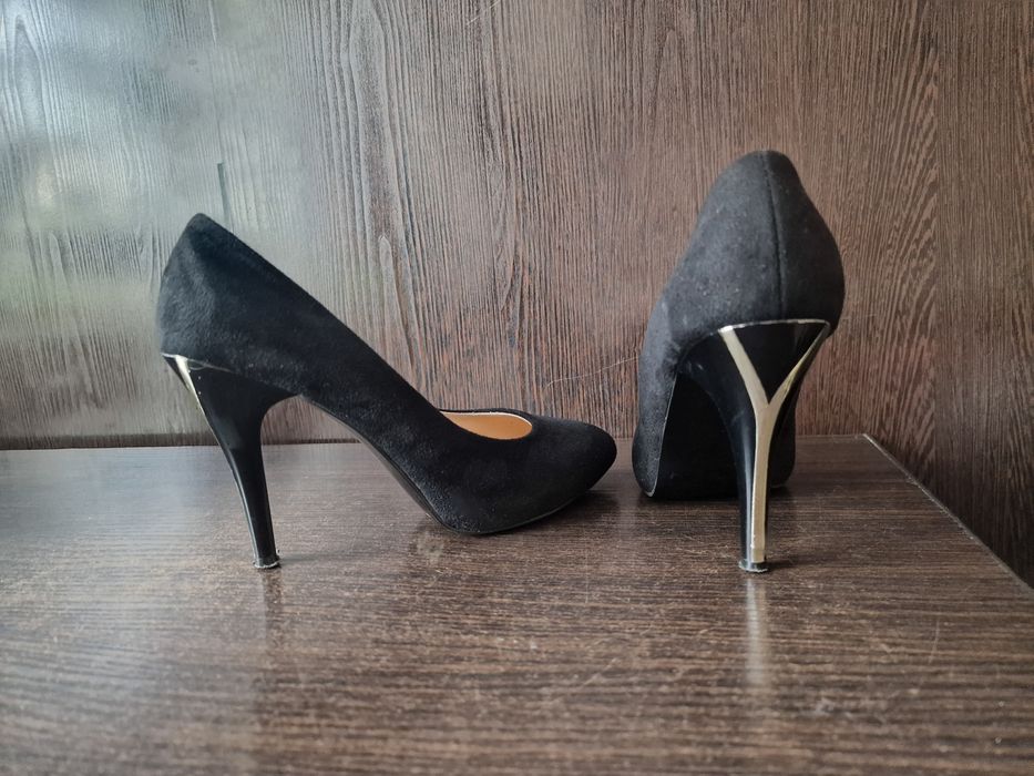 Туфли женские. .