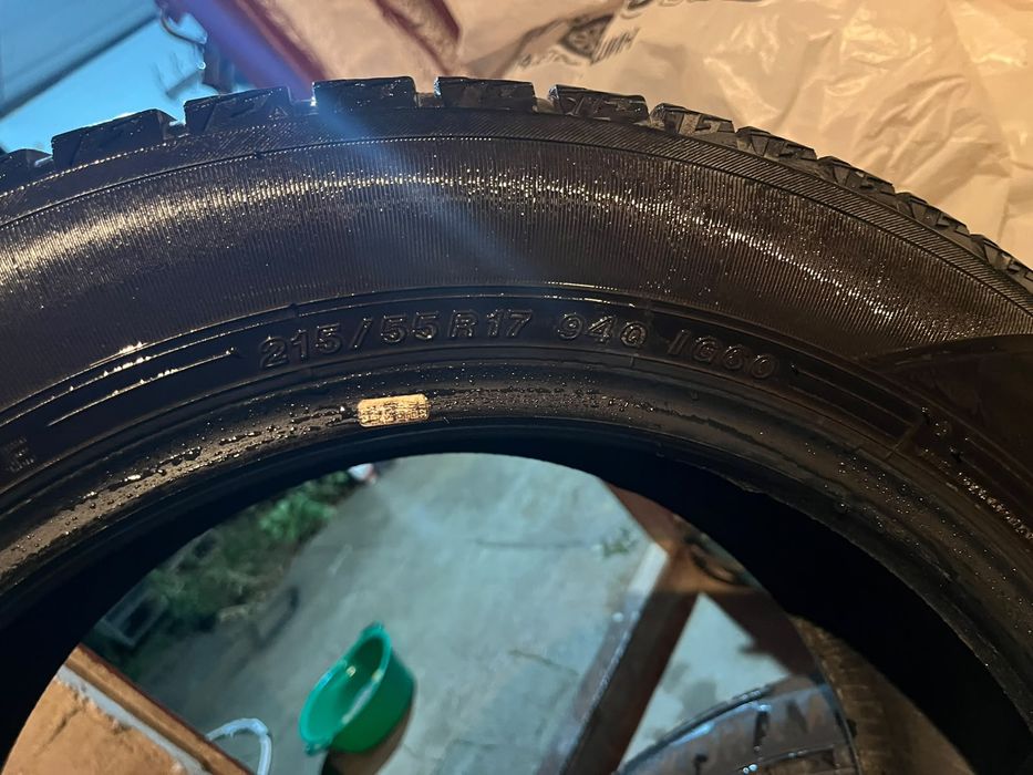 YOKOHAMA 215/55 R17  IceGuard ig60