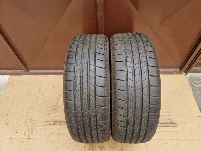 2 Bridgestone R16 205/60
летни гуми
DOT1824