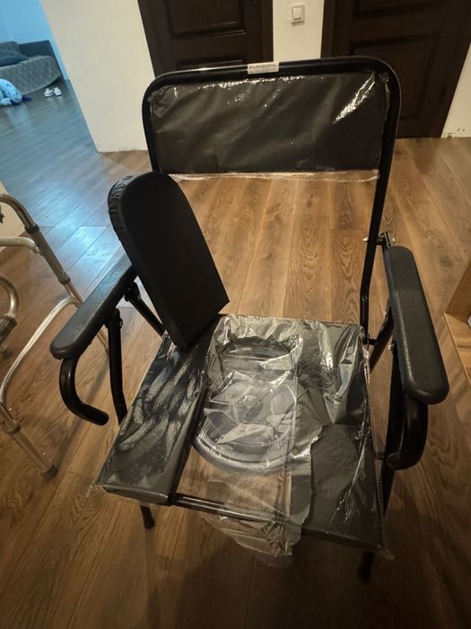 Продам стул унитаз (санитарный стул)