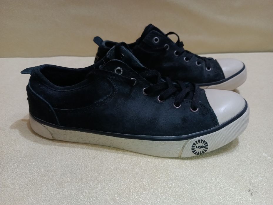 UGG кецове кожа N38- 25 лв
