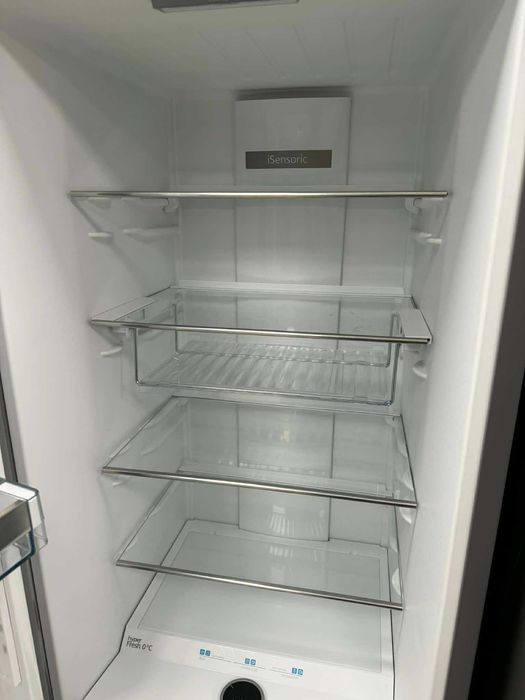 Хладилник Siemens с голям размер с 0°C зона, неръждаема стомана