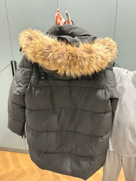 Продам зимнюю куртку для девочки подростка