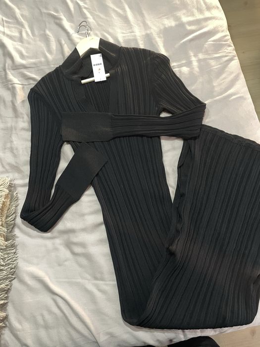 Лот от Дрехи - Лятна рокля, Модерна Блуза, Черна Рокля Разтеглива,Екип